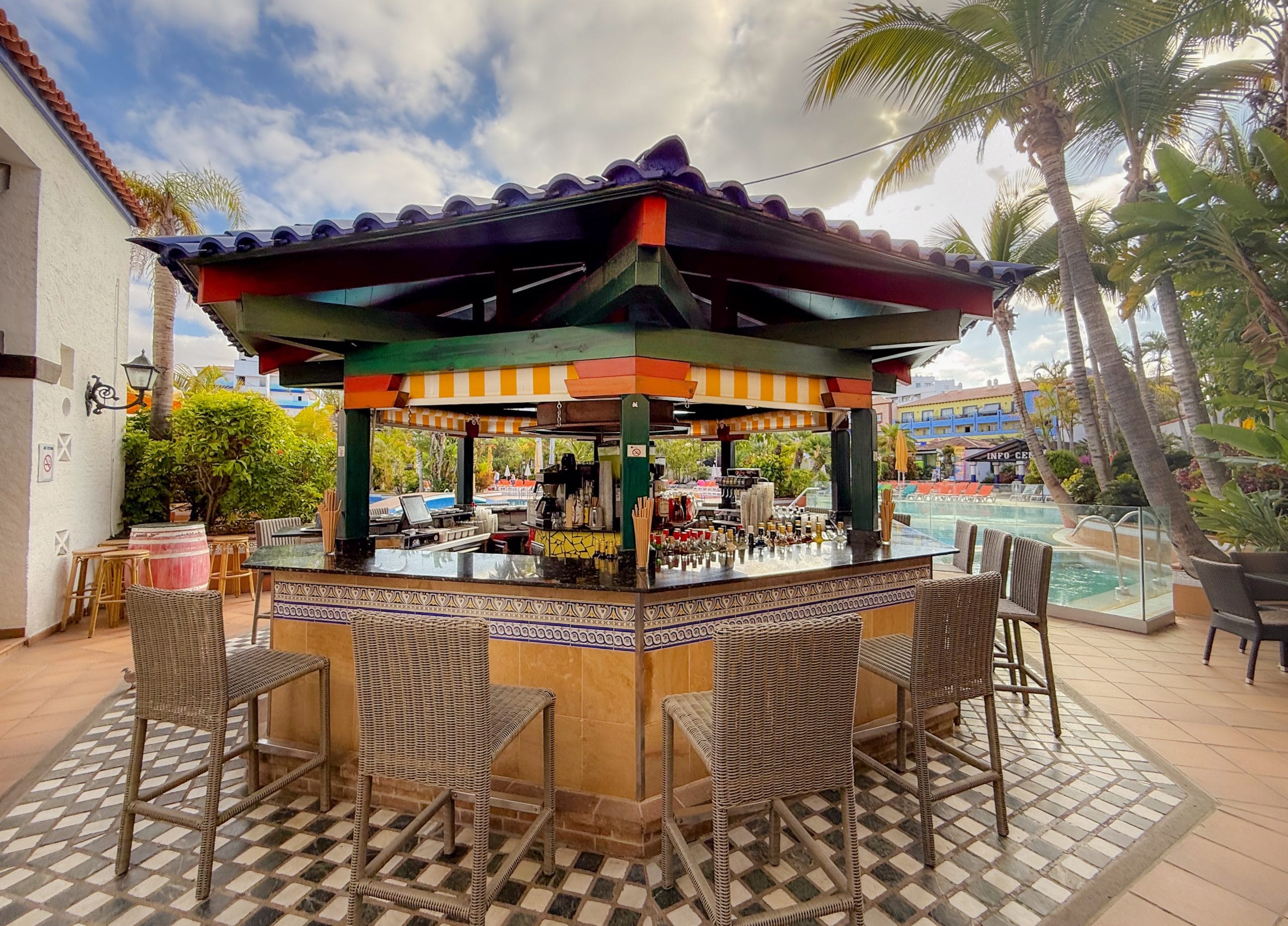 POOL BAR 1