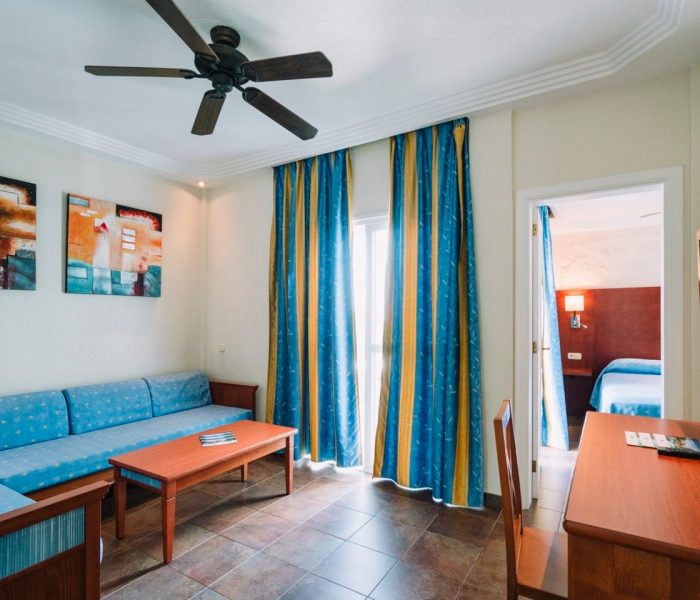 FAMILY ROOM 4