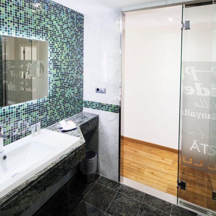 JUNIOR SUITE 4