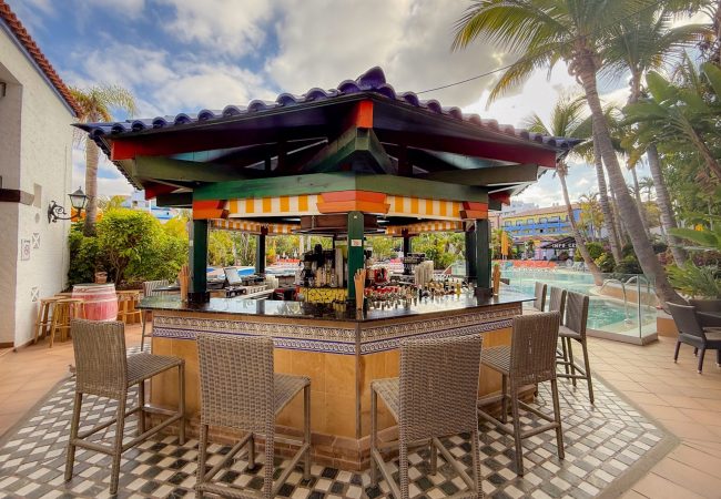 POOL BAR 1